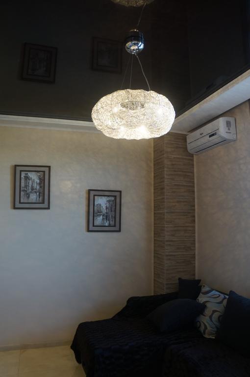 Apartment With Summer Terrace Batumi Habitación foto